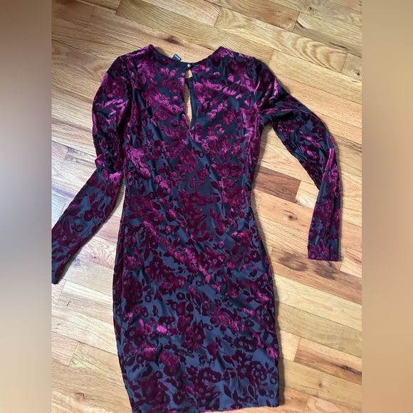 Windsor Dresses & Skirts - Windsor bodycon dress